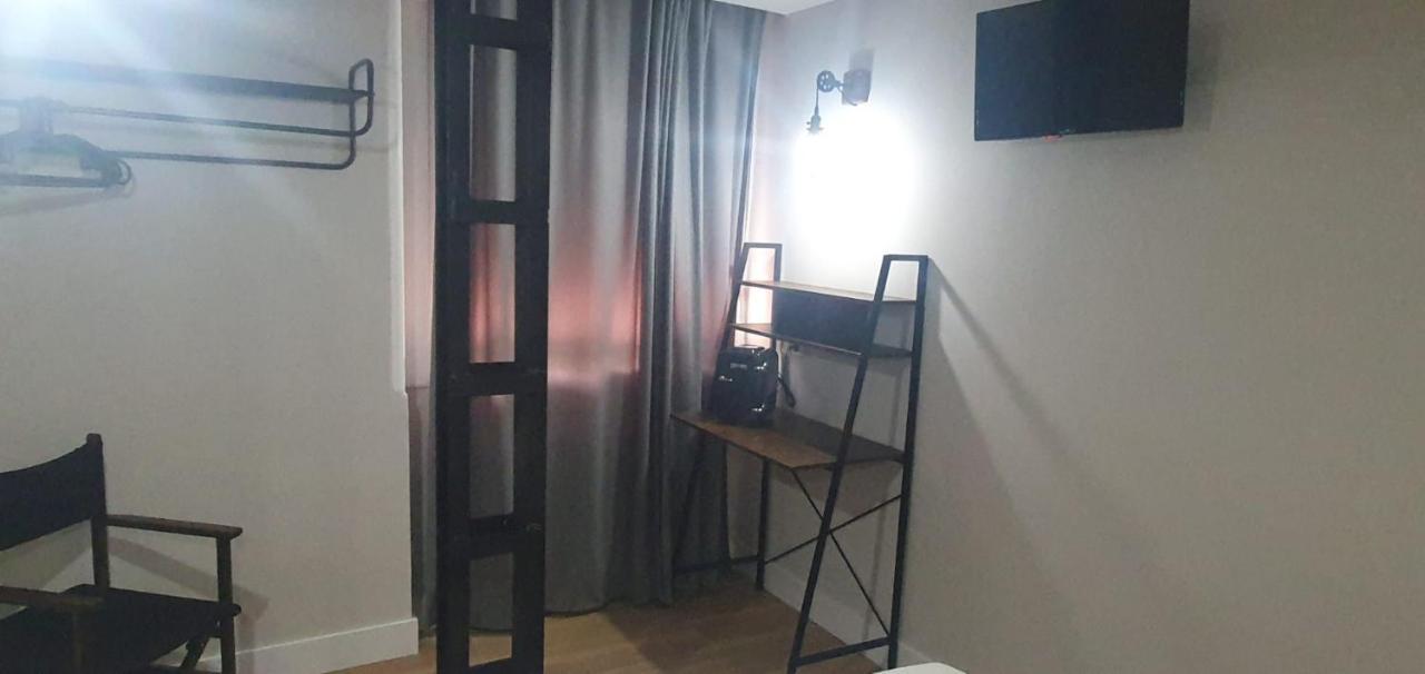 Hostal Fronton Alcobendas Exterior foto