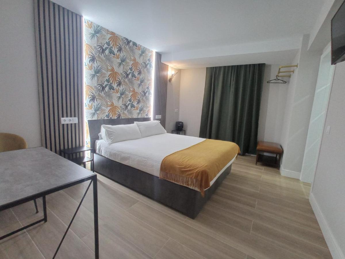 Hostal Fronton Alcobendas Exterior foto